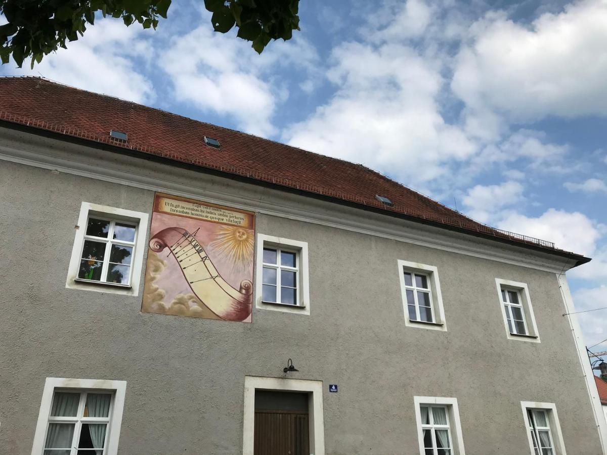 65Qm Wohnung Klosterblick Im Historischen Pfarrhaus Pielenhofen Exterior photo